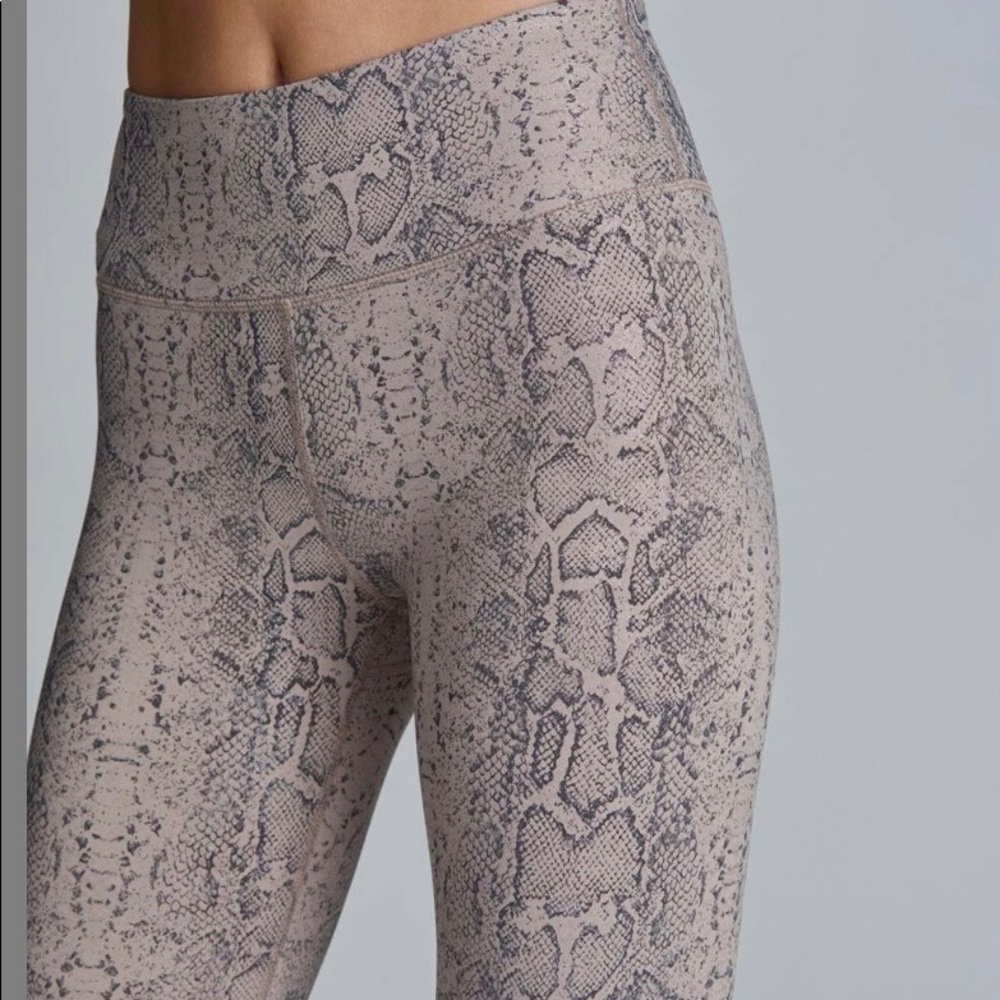 Noli Yoga stretch leggings size small NWT - Picture 4 of 7
